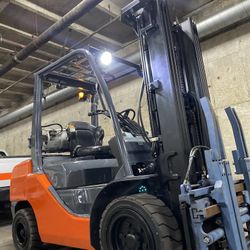 TOYOTA 5500 lb forklift Single double, side shift for sale 