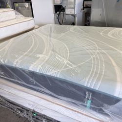Outlet SALE 💥California King Mattress Tempurpedic LuxeAdapt Medium Hybrid  💥 Take It Today For Only $50 down 