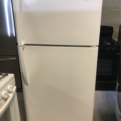 Frigidaire Refrigerator Top Freezer White 