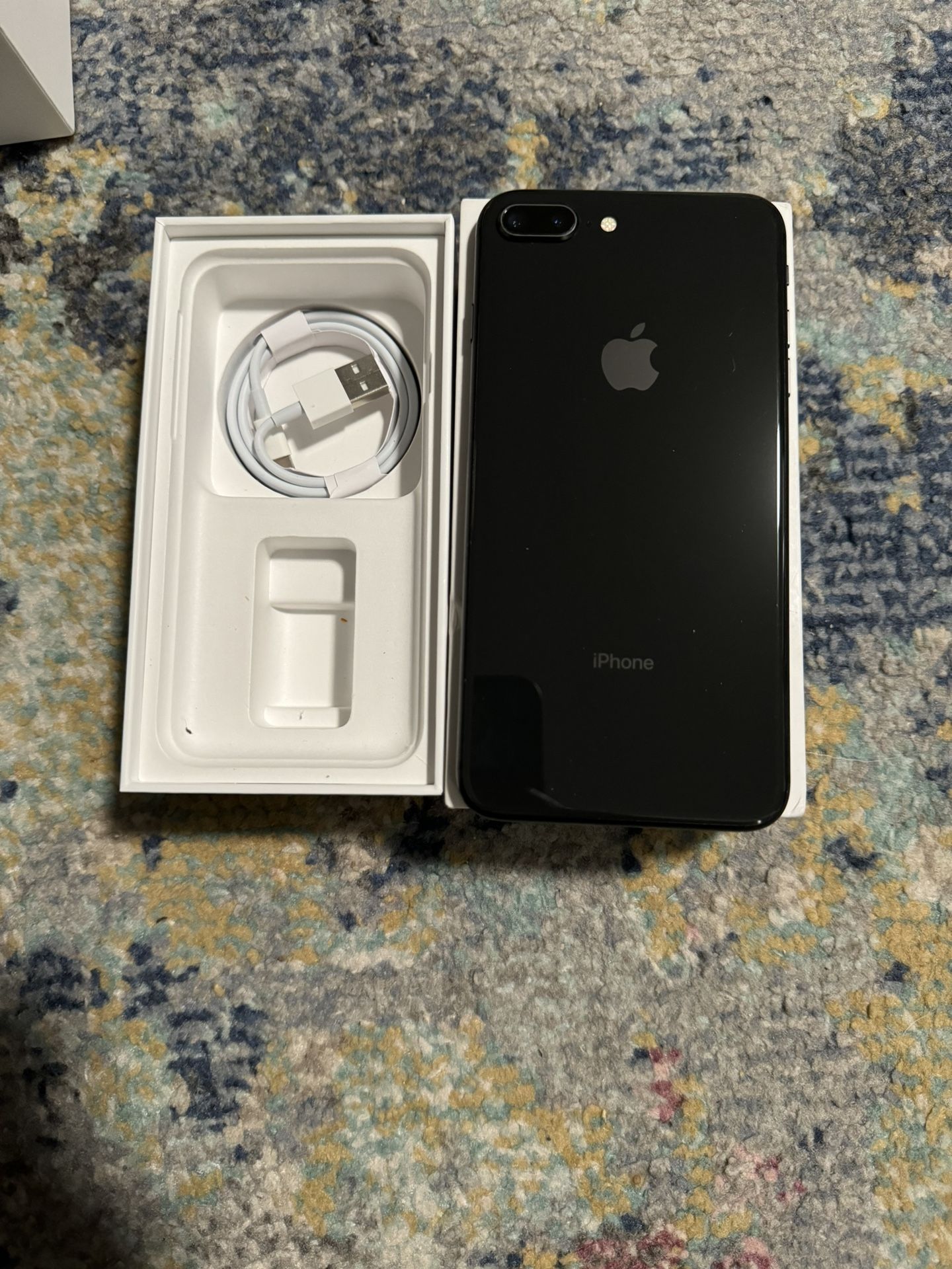 iPhone 8 Plus 64gb Unlocked 9/10