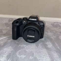 CANON EOS R10 CAMERA AND LENS 