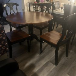 Kitchen Table Set In Good Condition 