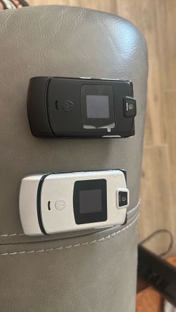 Razr V3M phones