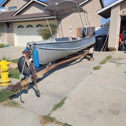 Skiff Fishing Boat With Livewell