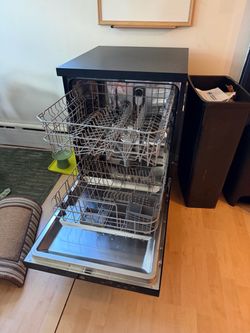 GE GPT225SGLBB 24in Portable Dishwasher Black (only 6 months old!)