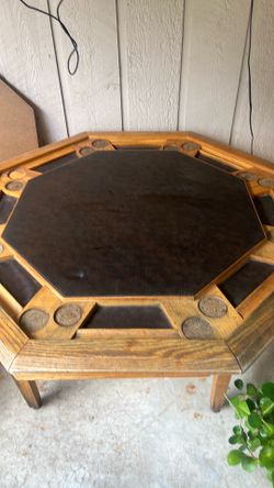 Poker table