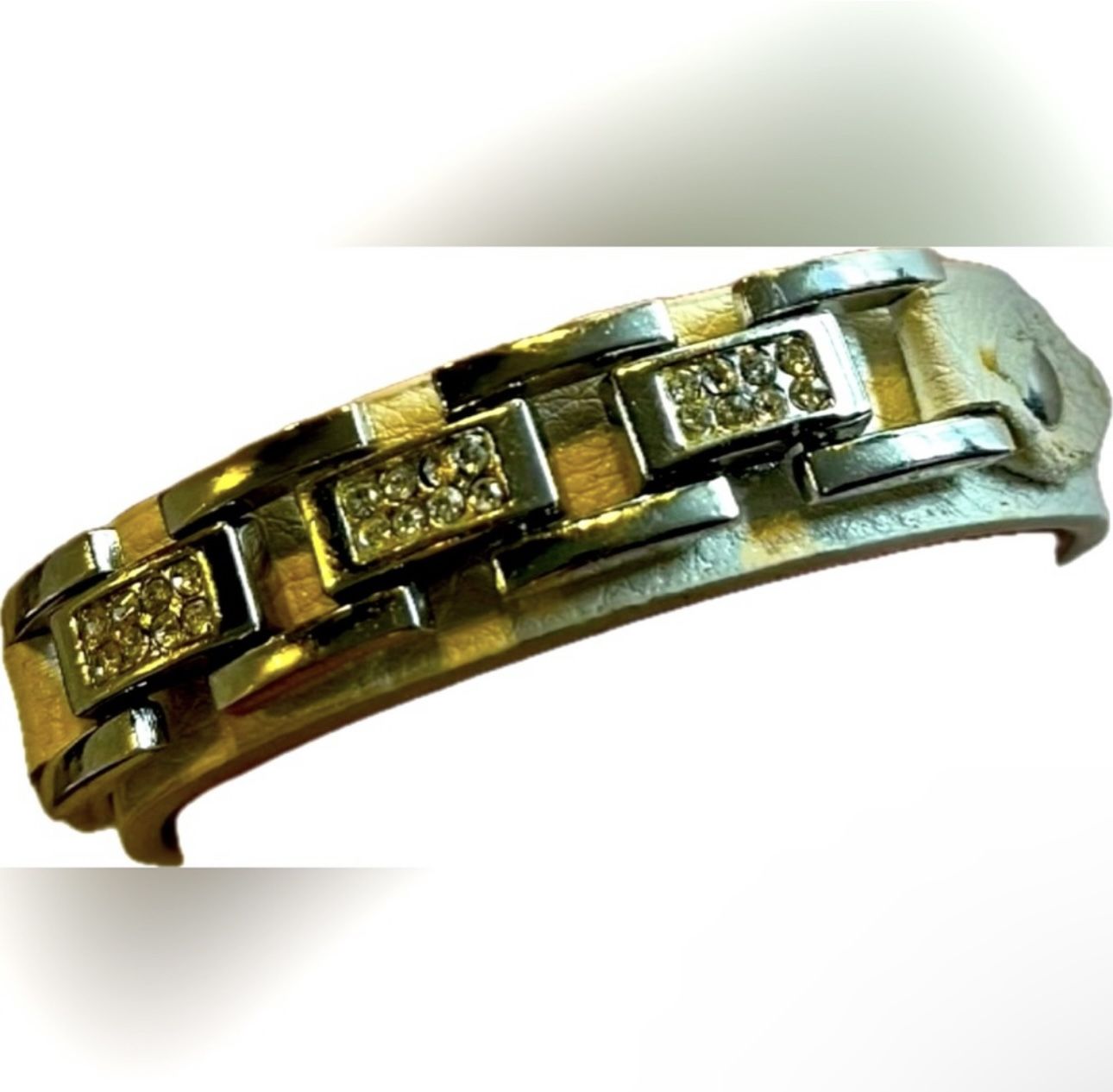 Fine Designer Runway White Leather Bracelet Chain Rhinestone Original Art Unisex Men Women Pebble Grain Snap Clasp Adjustable