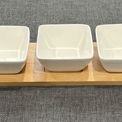Tray With 4 Glasses 