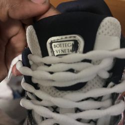 Bottega veneta orbit size 44