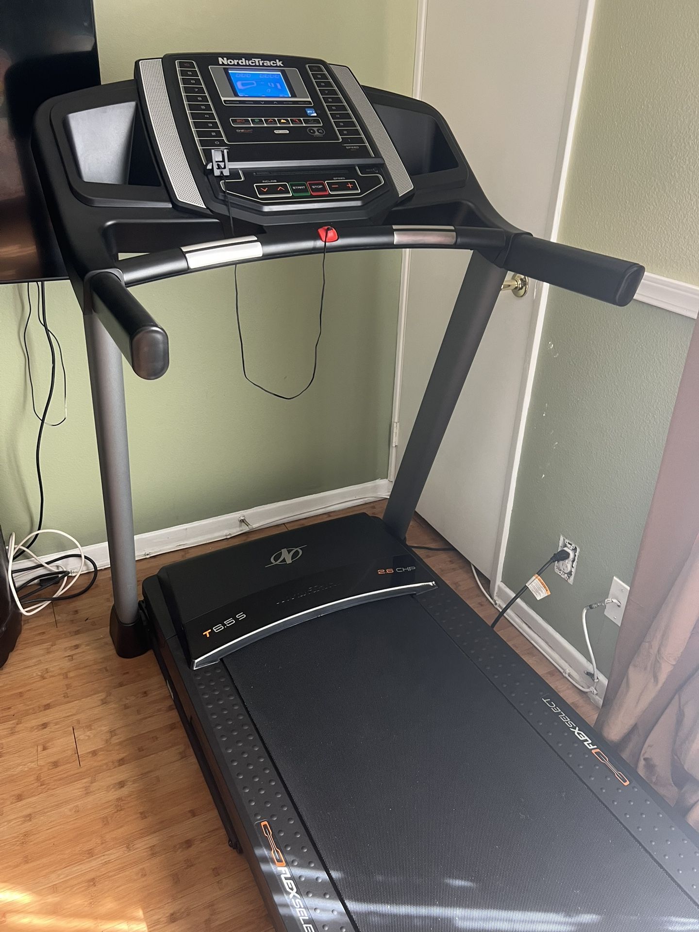 NordicTrack  T Series, Bluetooth Compatible (300 Ibs Capacity) [BRAND NEW ASSEMBLED, NEVER USED]