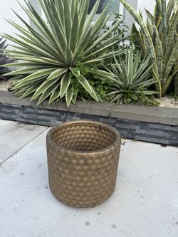 Gold Modern Medium Planter