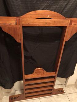 Deluxe wall rack/pool stick /ball holder mahogany