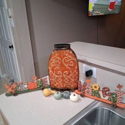 Decorations With Vase and Pumpkins Included 