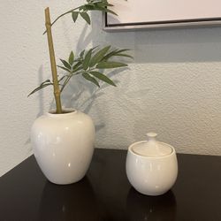 Fine Pottery / Vase