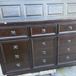 FREE DRESSER