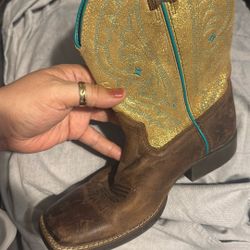 Girls Ariat Boots Sz 3 