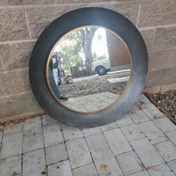 Big  Round  Mirror 
