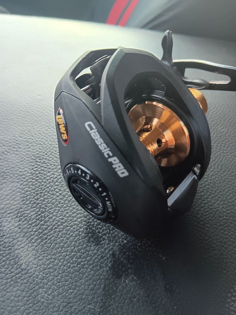 Lews Classic Baitcaster Reel