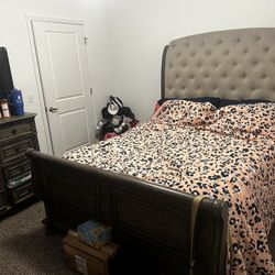 Queen Size Bed Room Set
