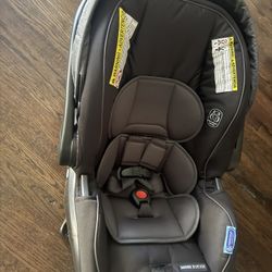 Graco Snugride 35 Lite Elite Car seat