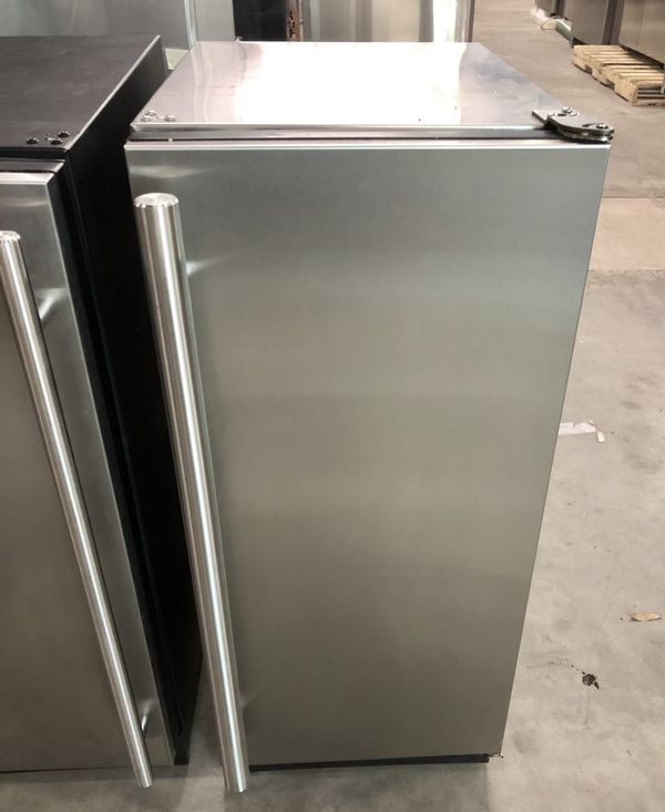 NEW U line 15” Stainless Drainless Undercounter ice Machine maker U