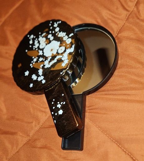 VINTAGE FLORAL JAPANESE AWASE-KAGAMI HAND PAINTED GOLD LACQUERED NESTED HAND DOUBLE MIRROR SET