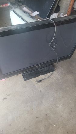 40" TV