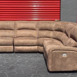 MODULAR SECTIONAL SOFA W 3 POWER RECLINERS & ADJUSTABLE HEADREST - delivery is negotiable