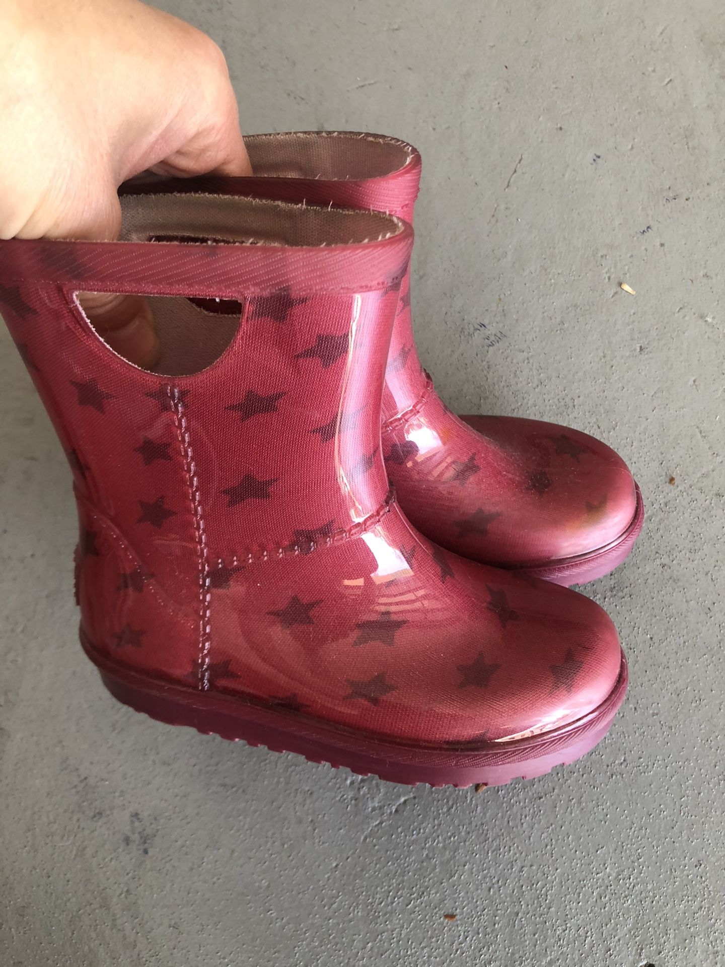 Toddler Size 8 Rain boots Uggs 