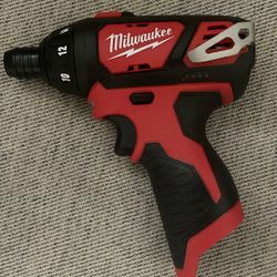 Milwaukee M12 screwdriver 