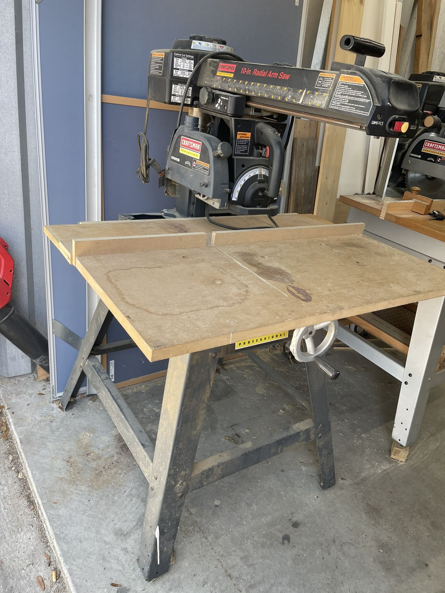 Craftsman 10-in. Radial Arm Saw Machine -( no blade )- Used works fine
