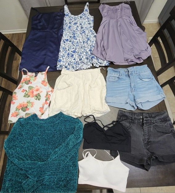 Juniors/women's Clothing Bundle Xs/small