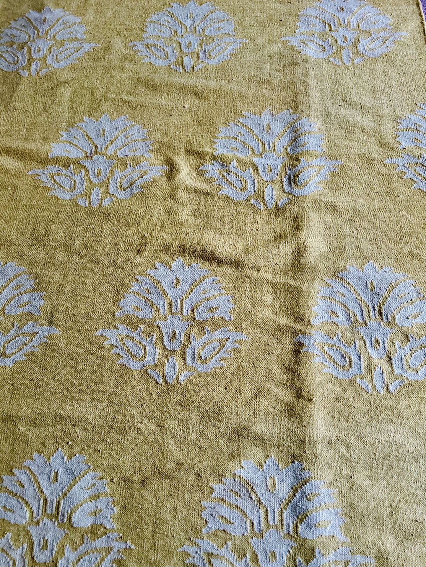 100% Wool rug yellow & white 