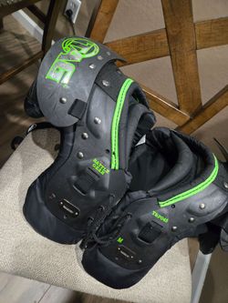 Youth football shoulder pads