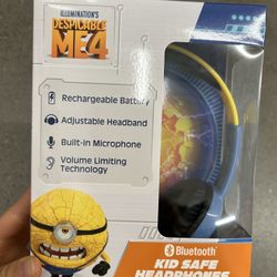 NWT Despicable Me Bluetooth kids headphones 