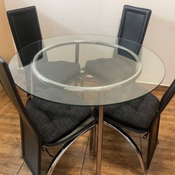 Round Dinner Table With 4 Chairs 