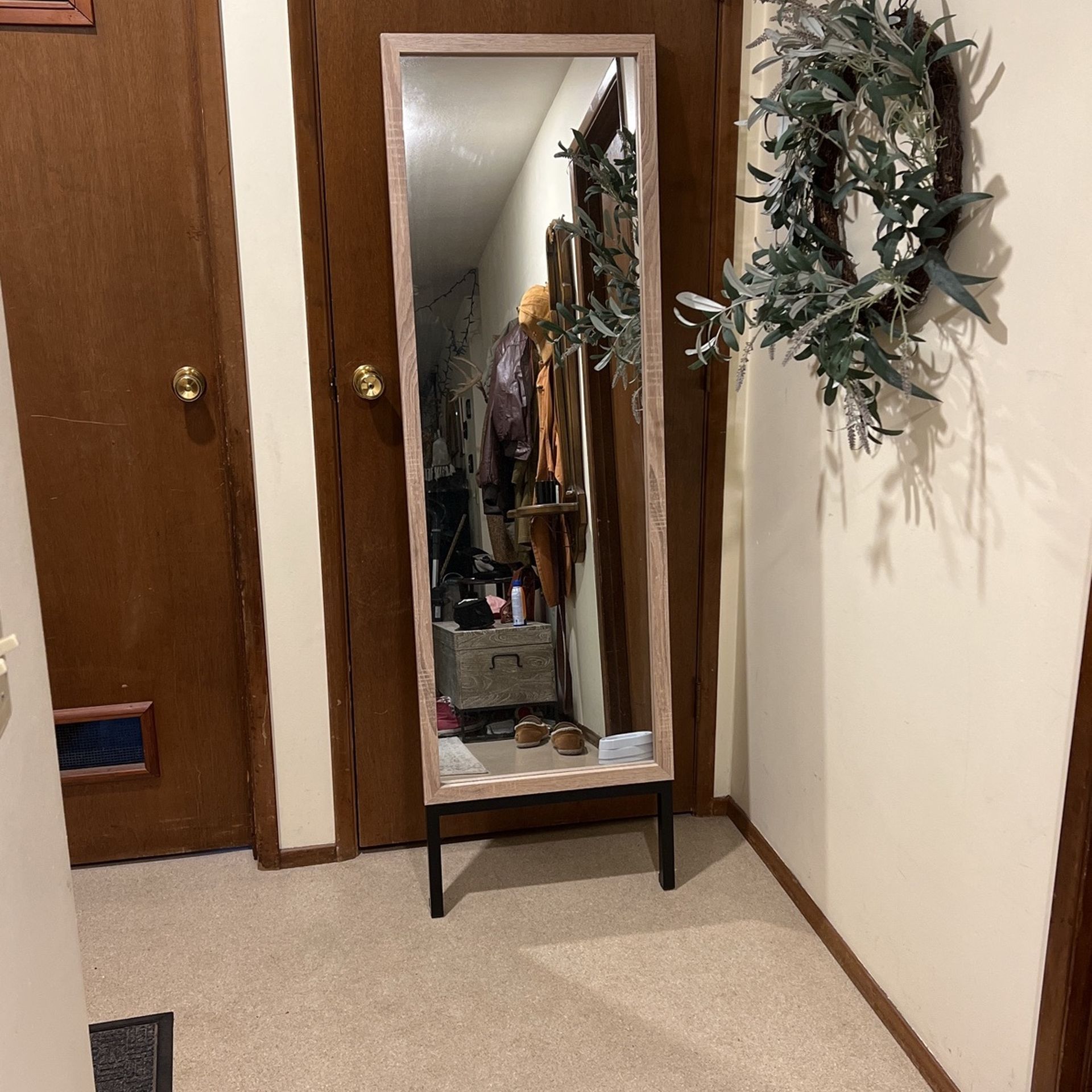 Stand Up Mirror