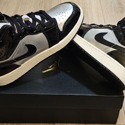 Jordan 1’s Size 5y Youths / Fits Size 6 Or 6.5 In Women 