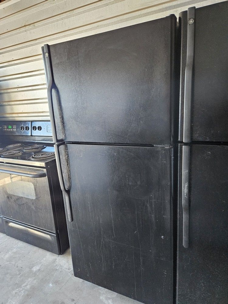GE Black Refrigerator