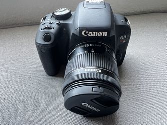 CANON EOS Rebel T7i With EFS 18-55 mm