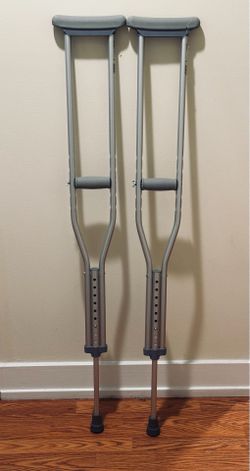 Medline Adult Adjustable Aluminum Underarm Crutches Pair – 5’2”–5’10”