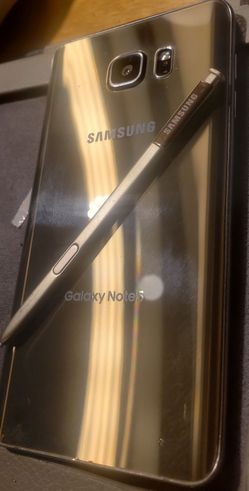 ☆☆ THE FLAGSHIP SAMSUNG GOLD EDITION GALAXY NOTE 5 UNLOCKED WITH CASE!!!