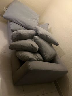 2 Couches Perfect for relaxing feather-filled  pillows