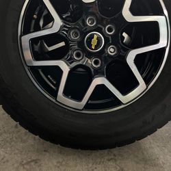 4 CHEVROLET SILVERADO RIMS&TIRES 18” 