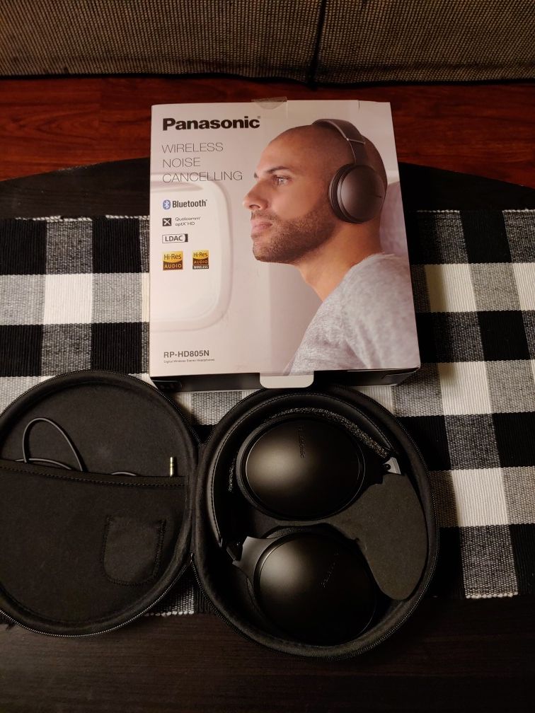 Panasonic RP-HD805N hi-res noise cancelling headphones