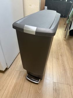 Trash can