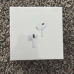 AirPods Pro (2nd Generation) With MagSafe Charging Case