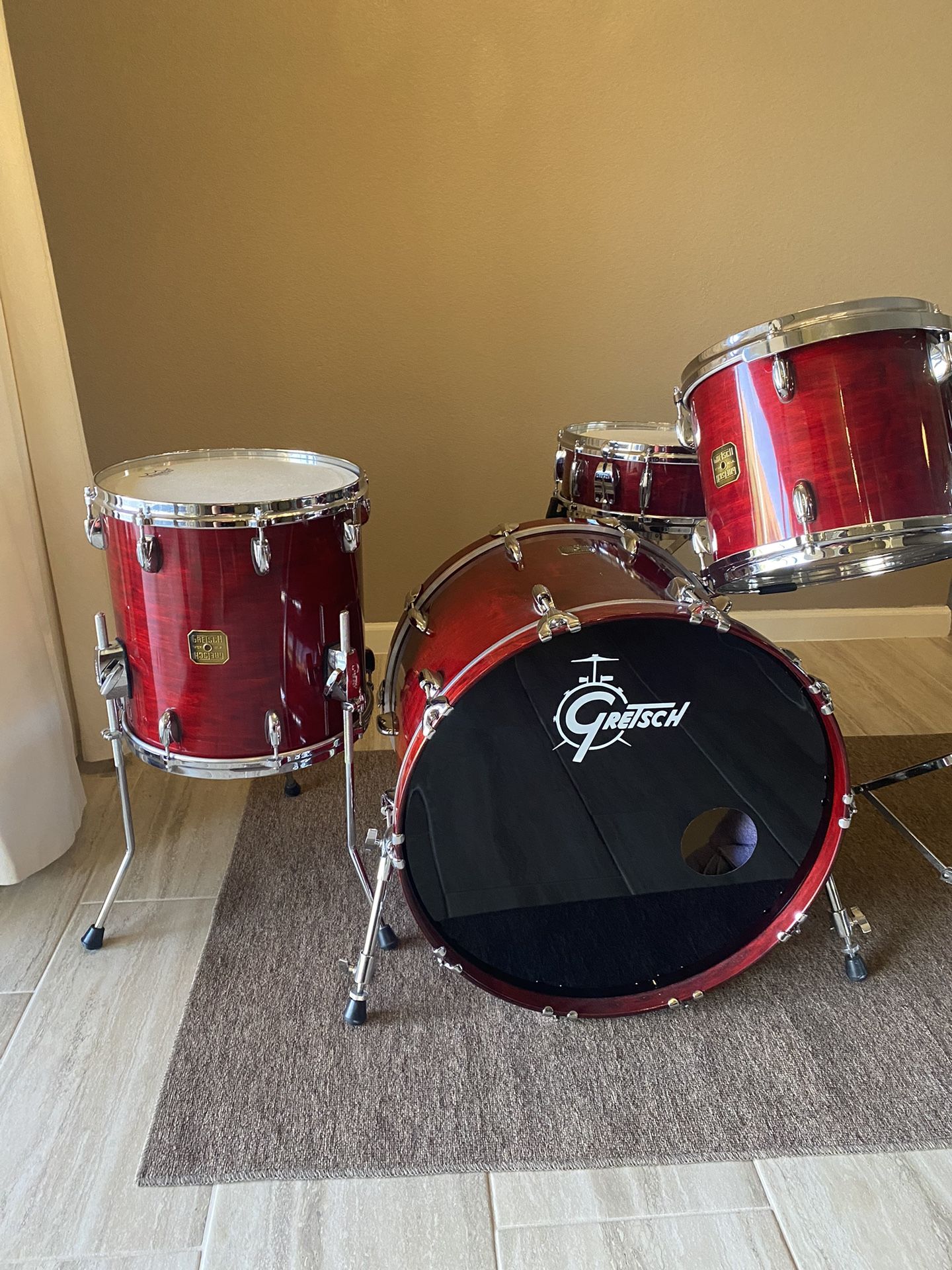 Gretsch USA Custom Five Piece Drum Set W/ Matching Snare