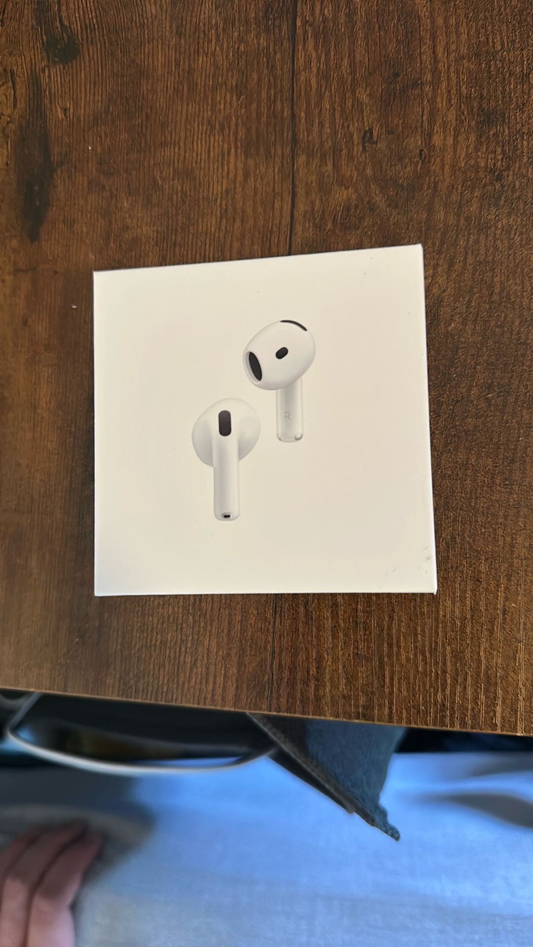 AirPods 4