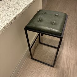 Set of 4 counter height/ dining stools